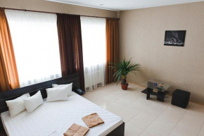Отель Hotel 8th Mile  Днепропетровск